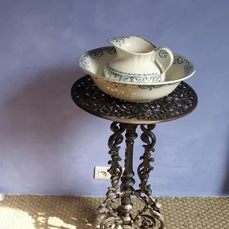 Bed & Breakfast Maison Basta 3*
