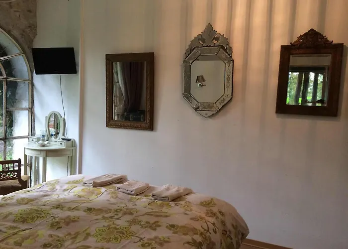 Bed & Breakfast Maison Basta 3*